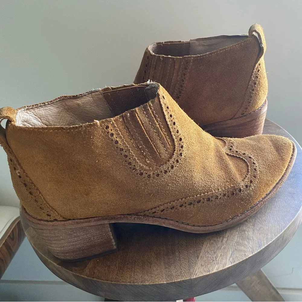 Madewell The Grayson Brogue suede Chelsea Boots tan brown size 7 - Picture 11 of 12